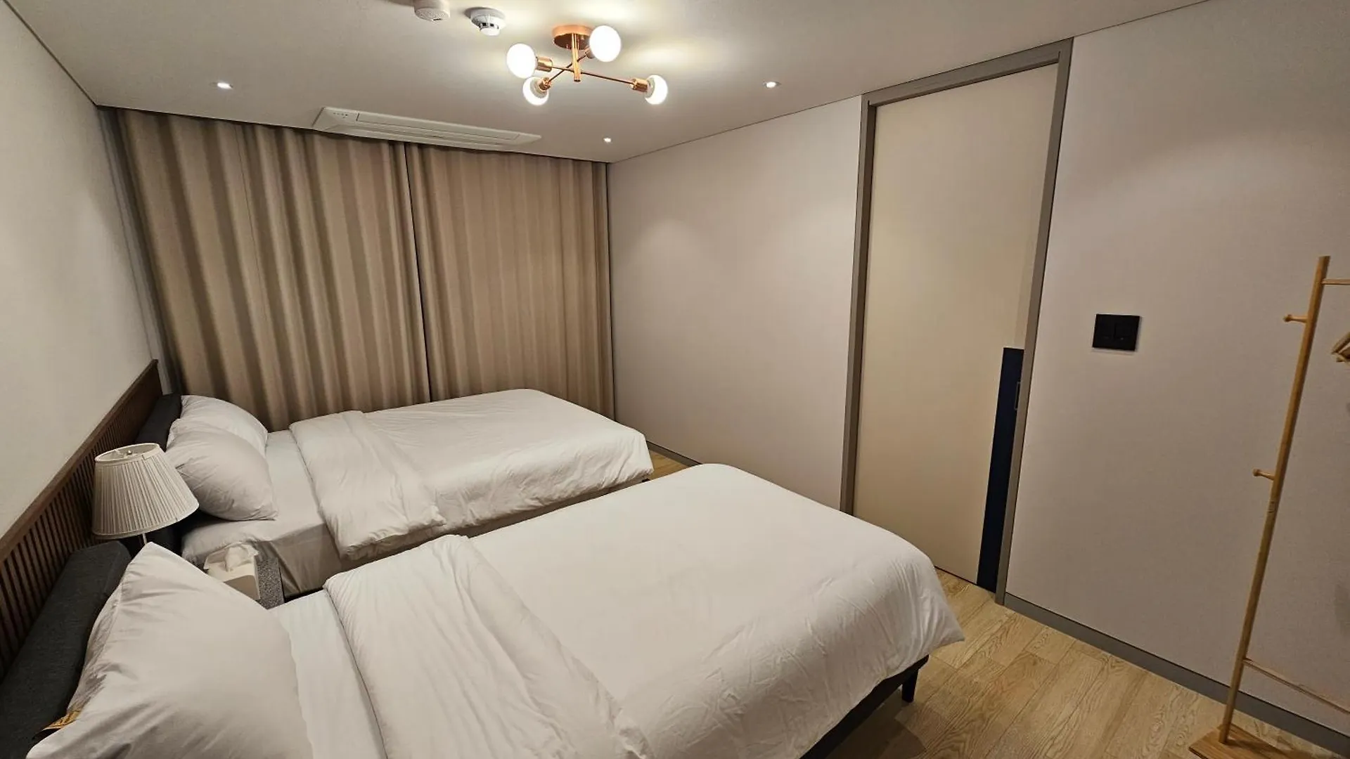 Miracle Suite House 201 Pool Villa Incheon